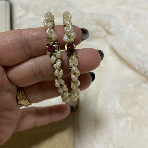 Fresh water pearl bracelets - Picture 2 of 3